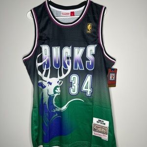 Milwaukee Bucks Mitchell and ness hardwood classics Jersey large